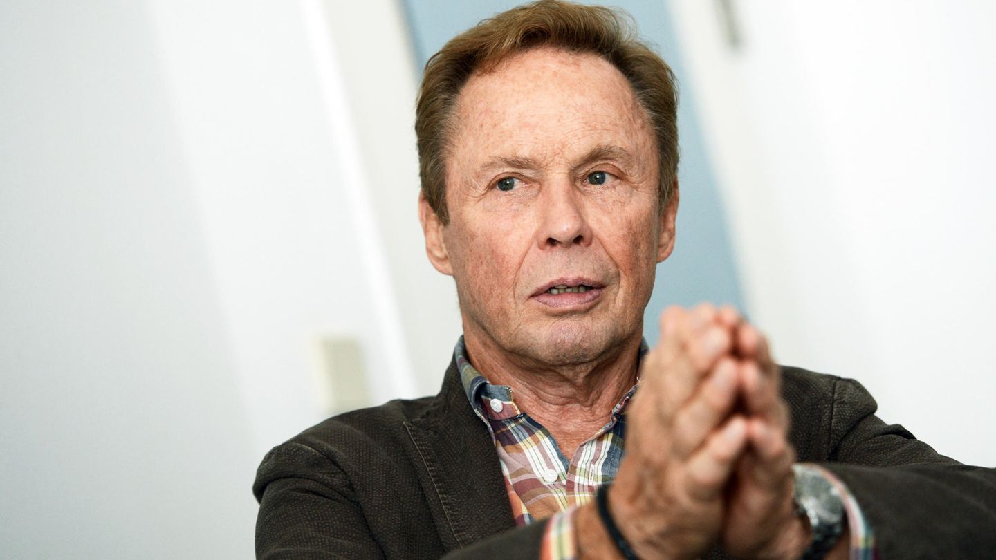 Leidet auch psychisch unter seinem Schulterbruch: der Musiker Peter Kraus (Archivbild)