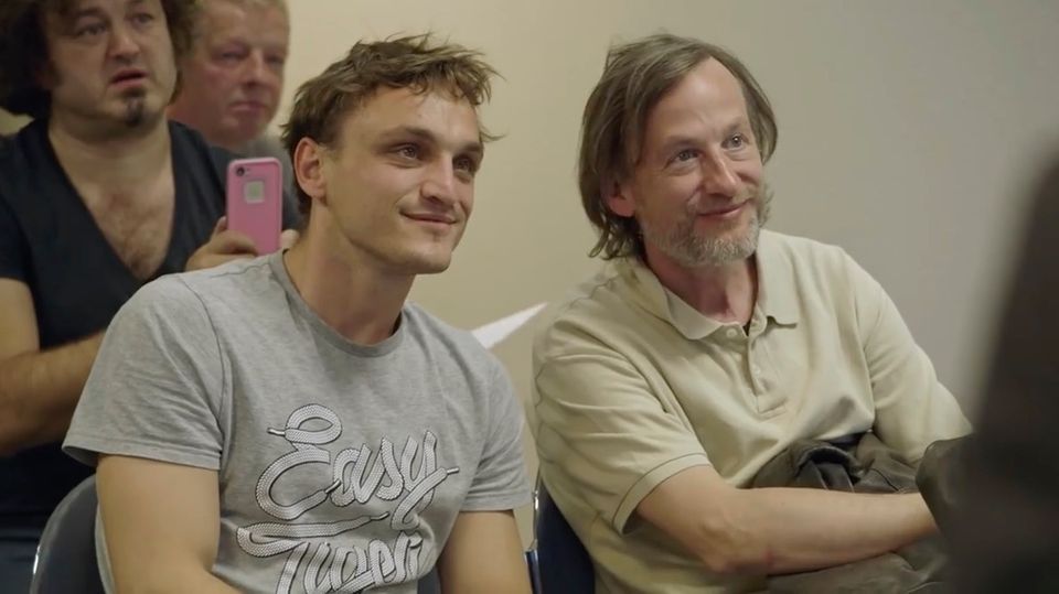 Kinotrailer: "Fikkefuchs": Der "Stecher vom Wuppertal" bringt seinem Sohn das Aufreißen bei