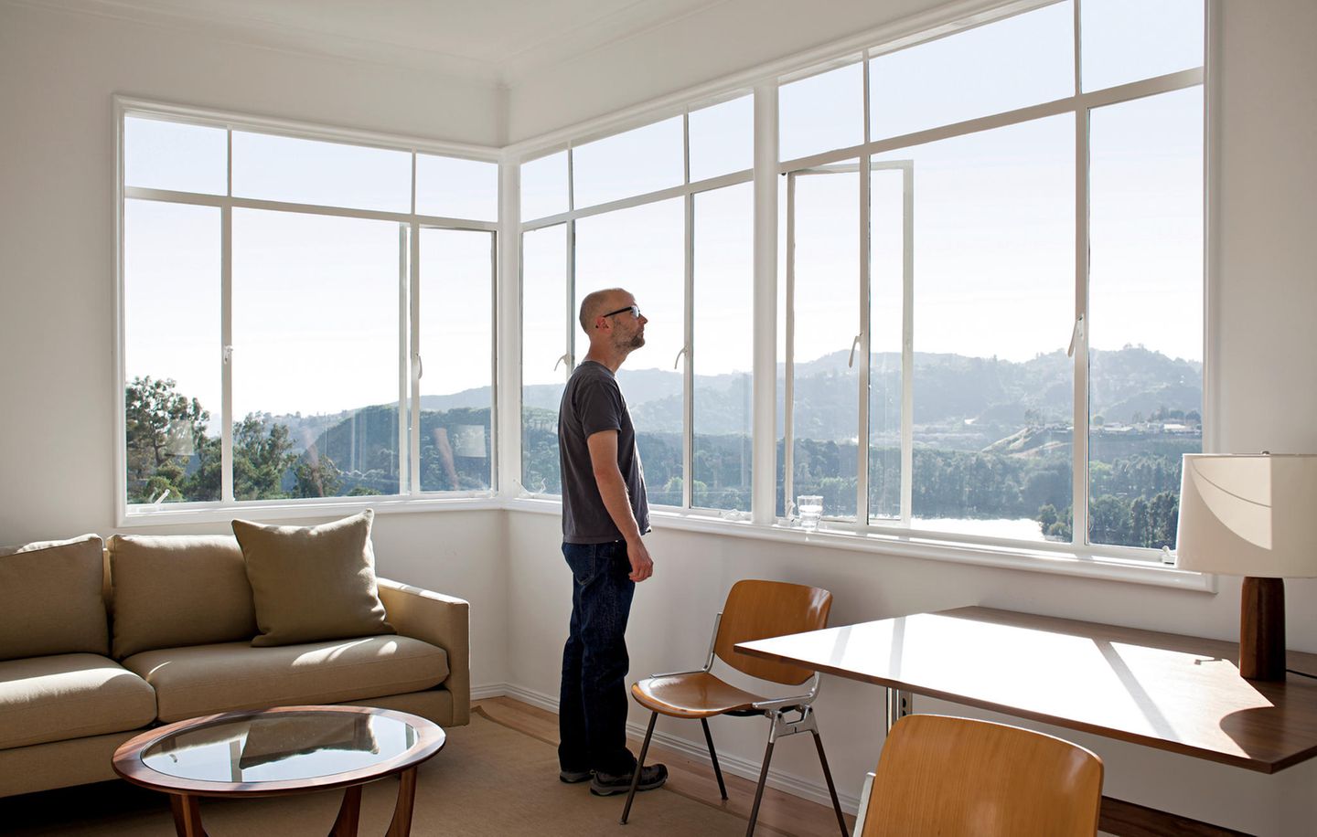 Sänger Moby lebt in einem Haus in den Hügeln von Hollywood und genießt den Ausblick.
