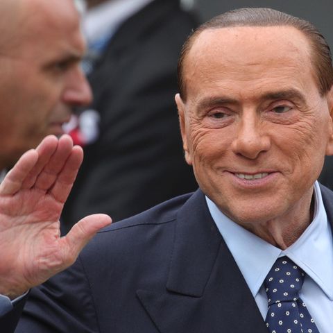 Rieccomi, da bin ich wieder: Silvio Berlusconi ist zurück auf der politischen Bühne