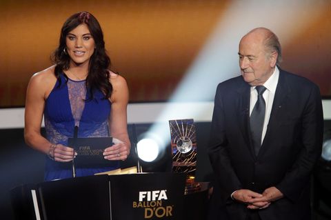 Hope Solo und Sepp Blatter