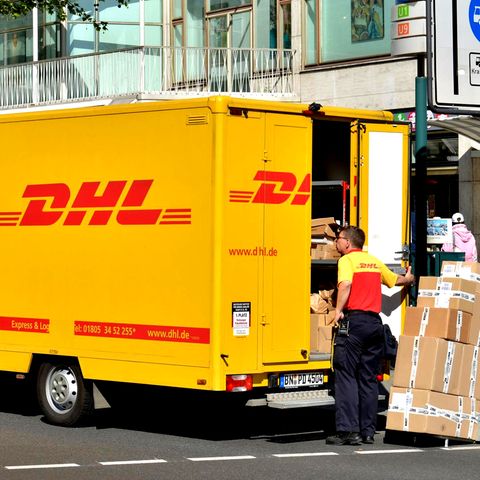 DHL-Fahrer in Berlin