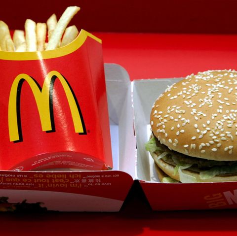 Burger und Pommes von McDonald's