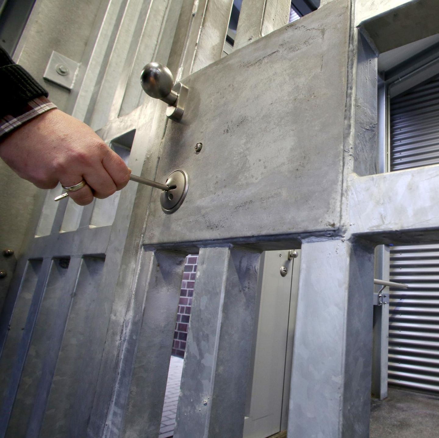 Nachrichten Aus Deutschland Mutmasslicher Sexualmorder Erhangt Sich In Seiner Zelle Er Hatte Frau Und Kinder Stern De