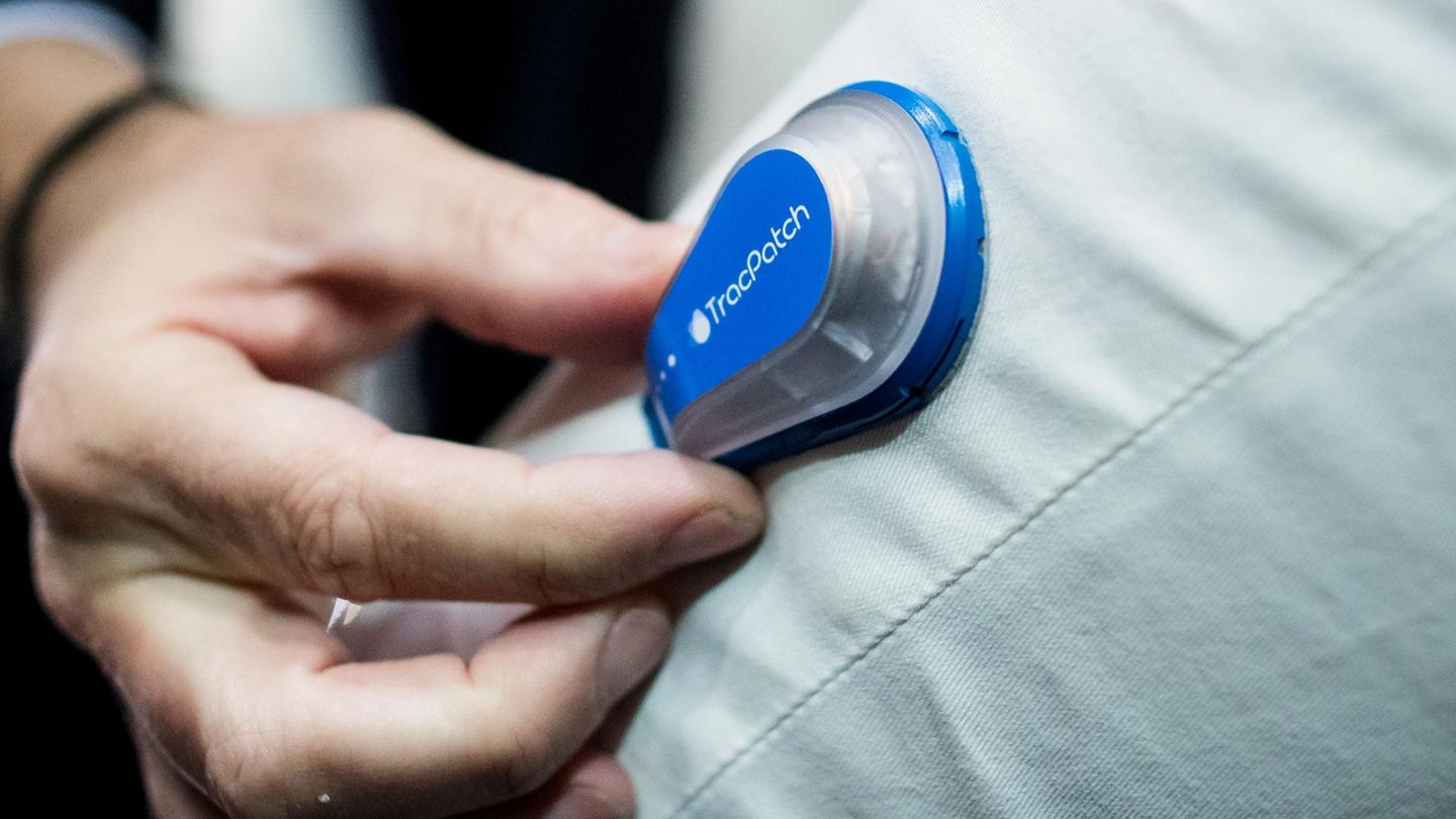 Auf der Medica Medizin-Messe in Düsseldorf wird ein intelligentes Pflaster vorgestellt