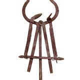 Steve Parker hat die skurrilsten OP-Bestecke für das Lexikon "Medizin - die visuelle Geschichte der Heilkunst" zusammengefasst. Zu sehen ist auch diese aufwändige Apparatur mit einem Schraubgewinde. Dabei handelt es sich um einen sogenannten Dilatator, ein medizinisches Gerät zum Weiten von Körperöffnungen. Die Chirurgen Roms nutzten das Gerät für gynäkologische Untersuchungen.