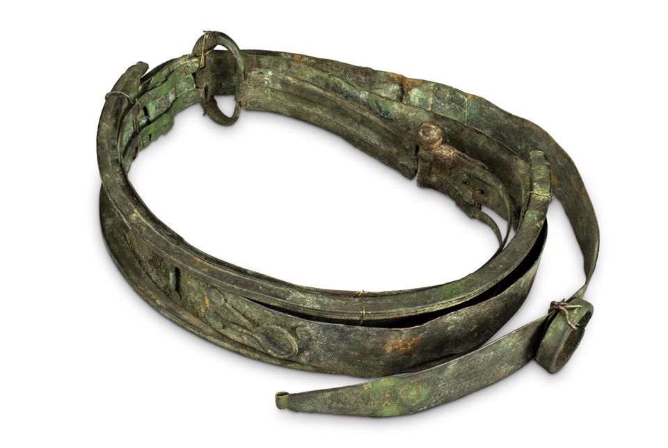 Even the surgeons in Roman times knew: if patients lose too much blood during an operation, it weakens them. At worst, they die. The wire press shown here should prevent this. Useful side effect: it prevented poison from spreading in the body. In ancient Rome, this was probably sorely needed.
