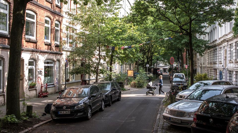 Stadtteil Ottensen: Typischer Straßenzug Ottensen: der Nernstweg Typischer Straßenzug Ottensen: der Nernstweg