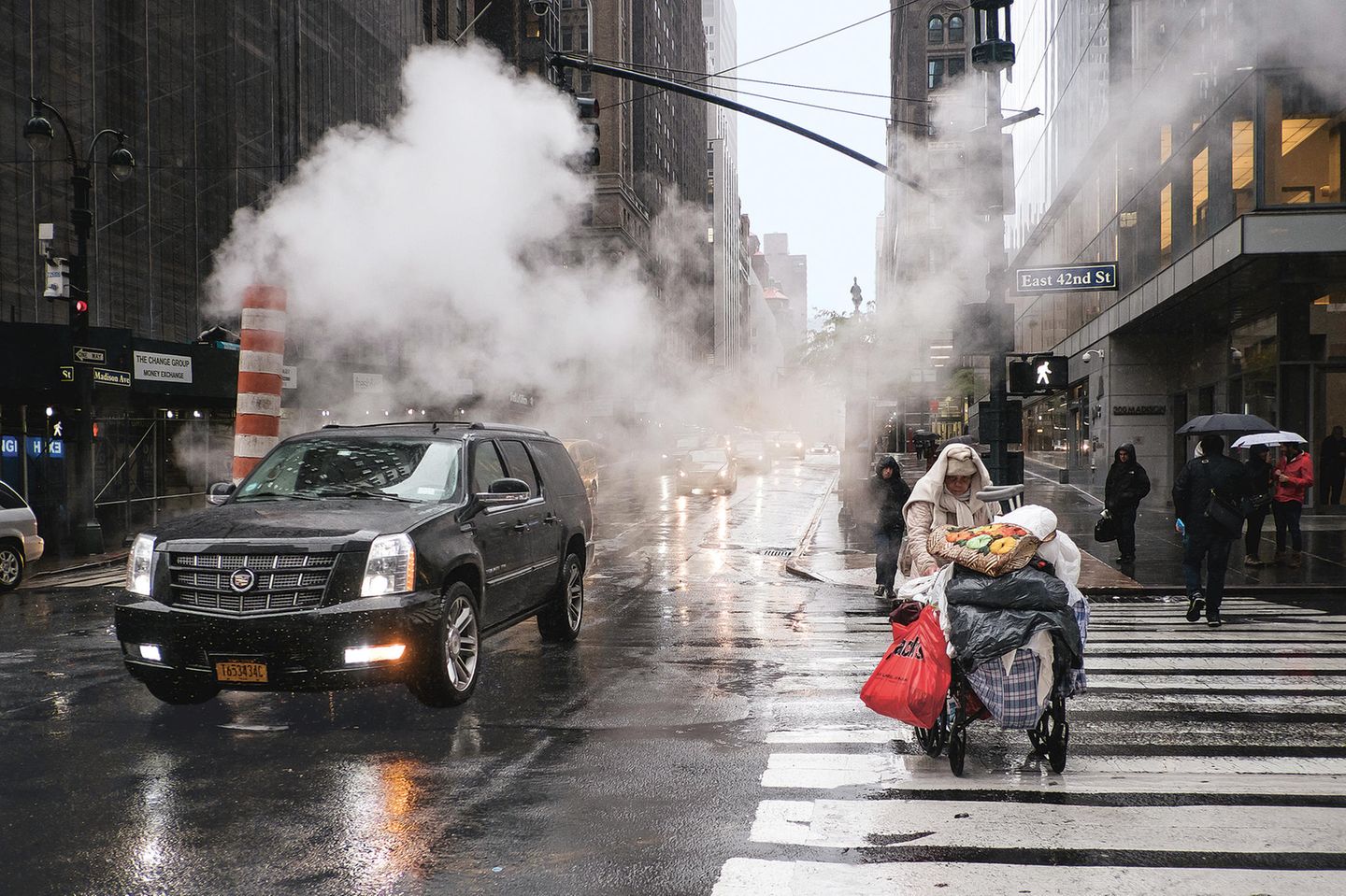 Hauptstadt der Kontraste: In den Straßen von Manhattan treffen Arm und Reich oft ungebremst aufeinander.