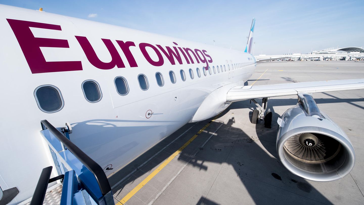 Eurowings-Maschine auf dem Rollfeld