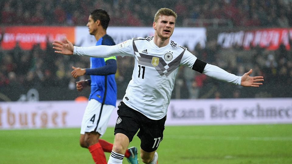 Timo Werner erzielt das 1:1 für Deutschland im Länderspiel gegen Frankreich Timo Werner erzielt das 1:1 für Deutschland im Länderspiel gegen Frankreich