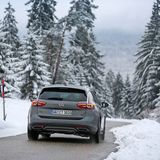 Der Unterbodenschutz hilft bei unwegsamen Gelände