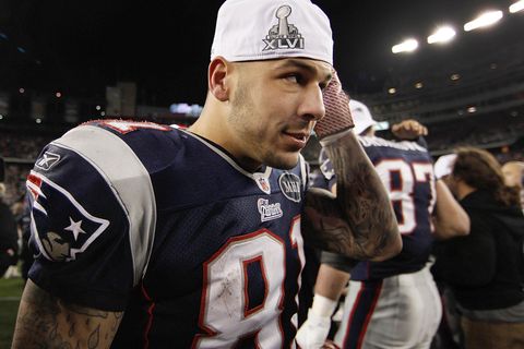 Der Football-Spieler Aaron Hernandez (New England Patriots) 2012 in einem Stadion in Foxborough. Er starb im April 2017 in einem Gefängnis. Sein Gehirn war durch CTE schwer geschädigt.