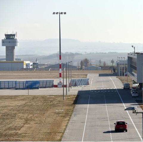 Wenig Betrieb auf dem Flughafen Kassel Kalden