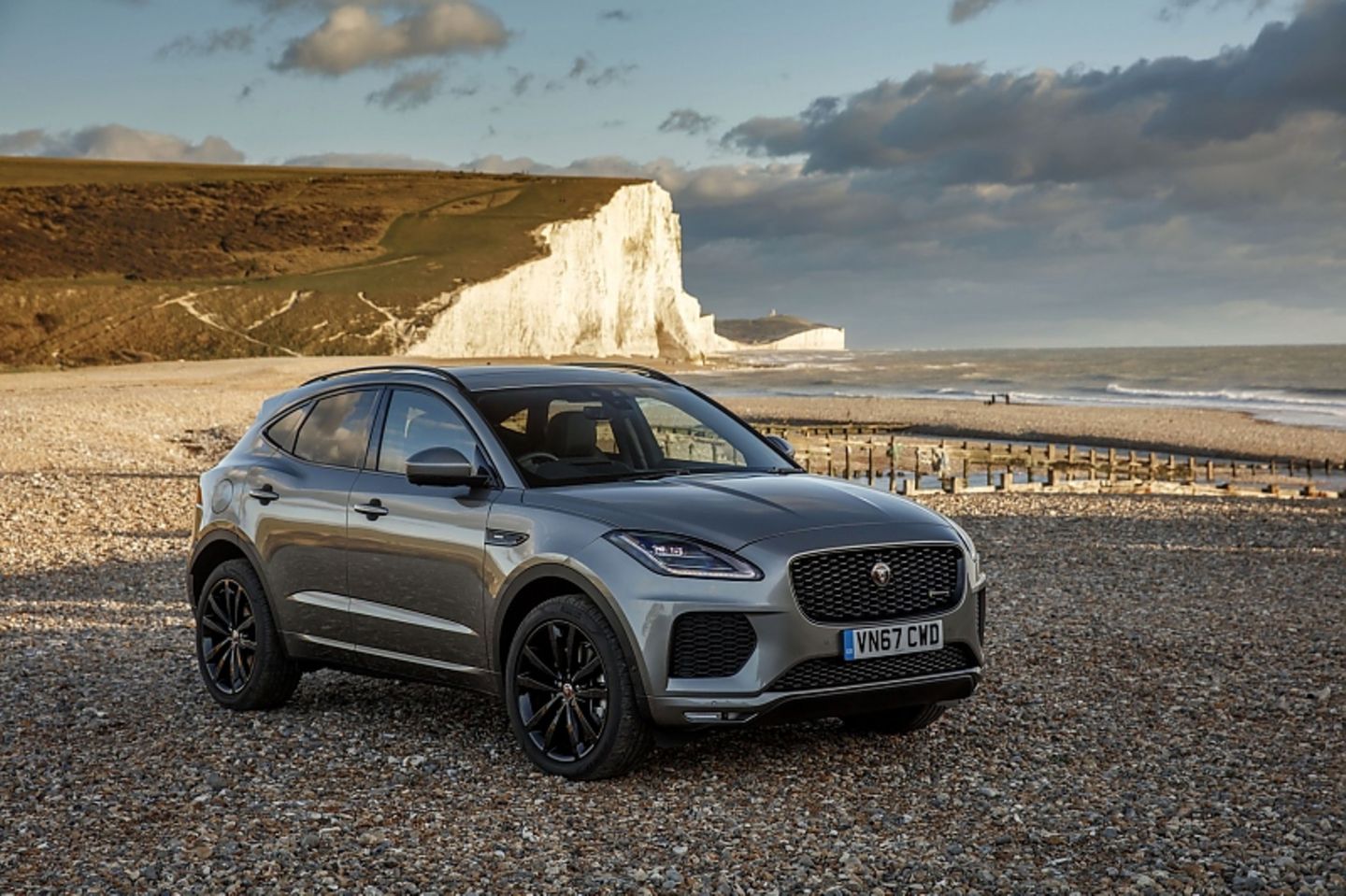 Jaguar E-Pace P300