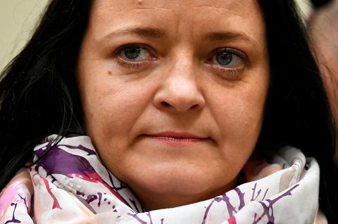 Beate Zschäpe im NSU-Prozess: ein Anwalt der Nebenkläger fordert wie die Bundesanwaltschaft lebenslange Haft