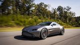 Der Aston Martin Vantage hat ein steiferes Chassis als der DB11