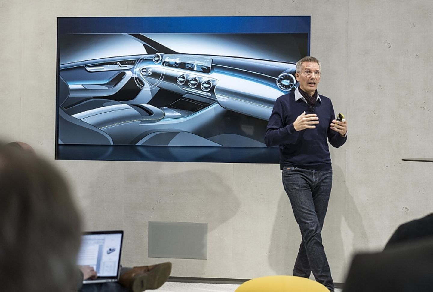 Mercedes A-Klasse Interieur 2018 - Mercedes-Innenraumdesigner Hartmut Sinkwitz