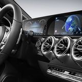 Mercedes A-Klasse Interieur 2018 - das Cockpit mit zwei zehn Zoll großen Displays