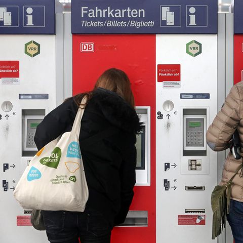 Fahrkartenkauf im Essener Hauptbahnhof