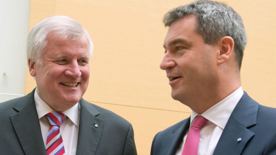 News des Tages: Bayern Finanzminister Markus Söder (r.) möchte nichts sehnlicher, als endlich Horst Seehofer im Amt des bayerischen Ministerpräsidenten zu beerben. Bayern Finanzminister Markus Söder (r.) möchte nichts sehnlicher, als endlich Horst Seehofer im Amt des bayerischen Ministerpräsidenten zu beerben.