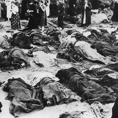 Eroberung von Lemberg durch die Wehrmacht am 30. Juni 1941. Massenerschießung jüdischer Bürger unmittelbar nach Einnahme der Stadt durch Hilfstruppen ukrainischer Nationalisten.