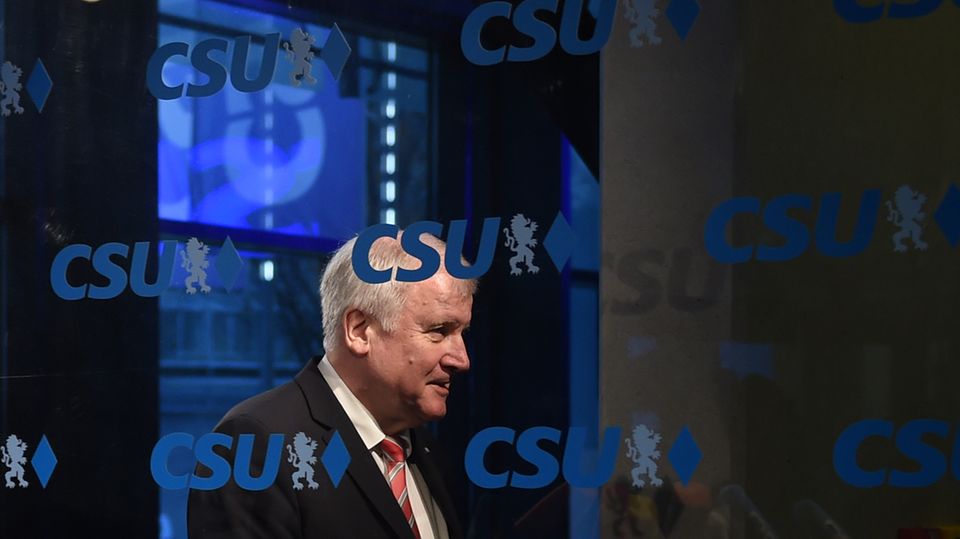 Noch nicht "alles klar": Seehofer lässt Zukunft im CSU-Vorstand zunächst offen