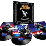 Fast fünf Jahrzehnte tourten Ozzy Osbourne, Tony Iommi, Gezzer Butler und Bill Ward - besser bekannt als Black Sabbath - um den Globus. Im Februar dieses Jahres gab die Band ihr letztes Konzert, natürlich in Birmingham, jener Stadt, in der alles begann. Und wie sie spielten! Die Endsechziger präsentierten sich noch einmal in Bestform. Das Abschlusskonzert wurde auf Blu-ray und stilecht als Triple-Vinyl im hochwertigen Gatefold-Cover gebannt. Ein Must-have für Metalfans.  Preis: rund 35 Euro, erhältlich etwa bei Amazon oder EMP