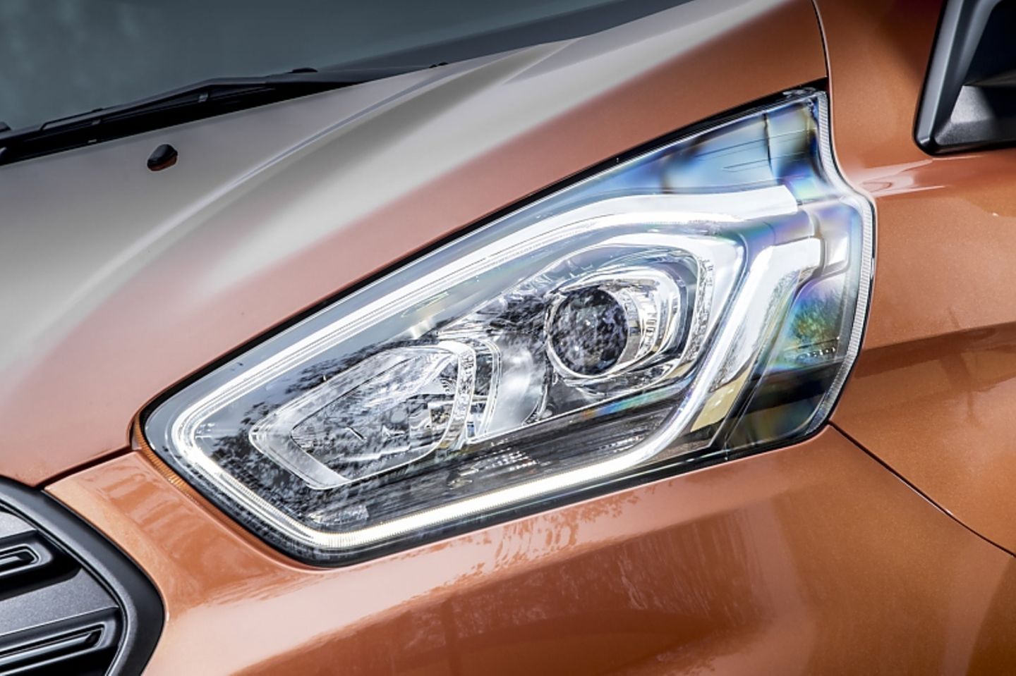 Ford Transit Custom 2.0 TDCi - Xenonlicht kostet 900 Euro Aufpreis