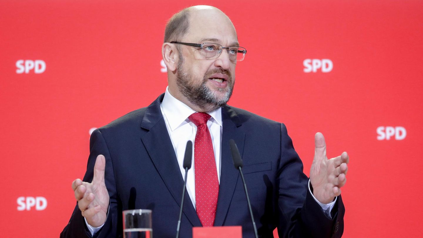 Martin Schulz will SPD-Mitglieder über mögliche Regierungsbeteiligung abstimmen lassen