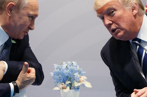 Im vertraulichen Gespräch: Wladimir Putin und Donald Trump