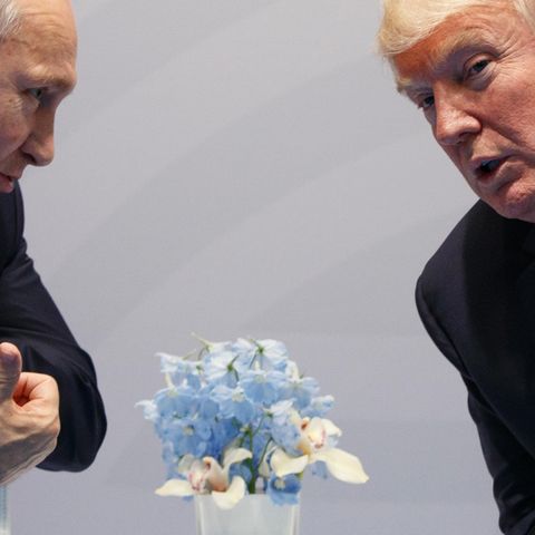 Im vertraulichen Gespräch: Wladimir Putin und Donald Trump