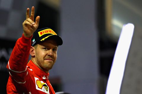 Sebastian Vettel grüßt - In Abu Dhabi hat er sich die Vize-Weltmeisterschaft in der Formel 1 gesichert