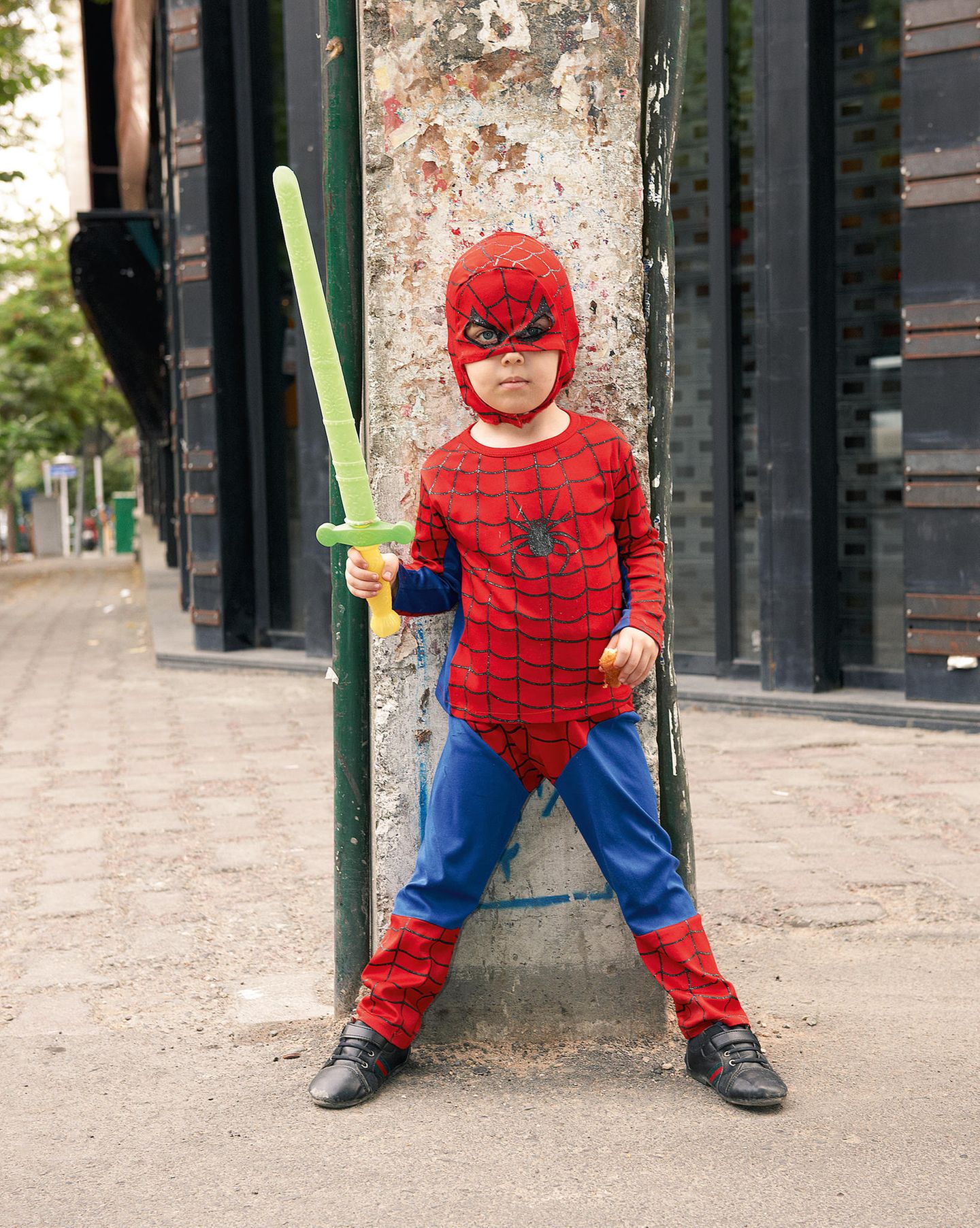 Kind im Spiderman-Kostüm: Die jüngste Generation hat weniger Berührungsängste mit amerikanischer Kultur als regierungstreue Bürger.