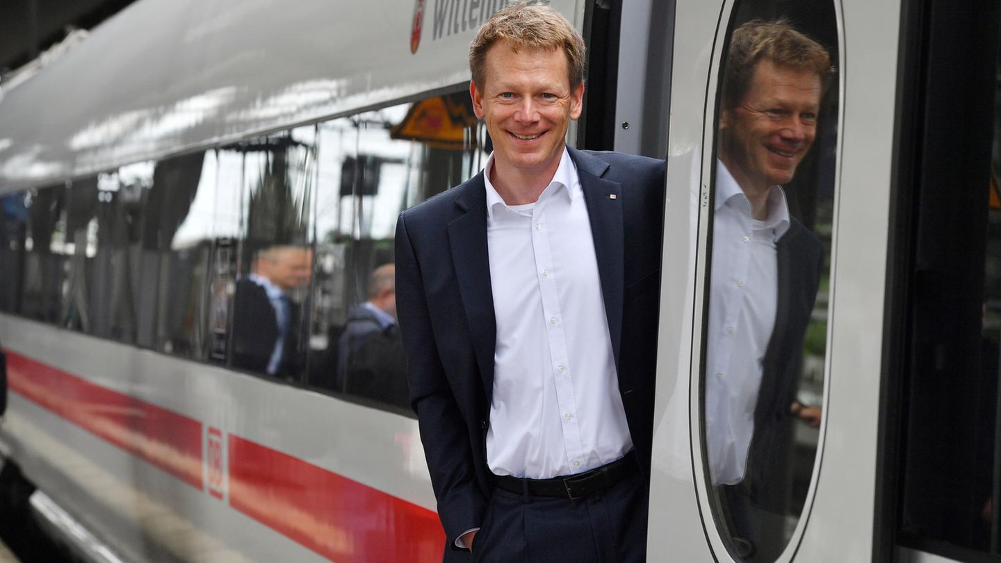 Bahn-Vorstandschef Richard Lutz:  "Wir sind bei der Pünktlichkeit noch nicht da, wo wir hin wollen."