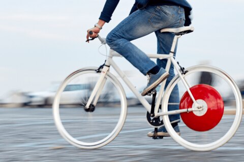 In der Stadt produziert das Copenhagen Wheel eine merkliche Unterstützung.