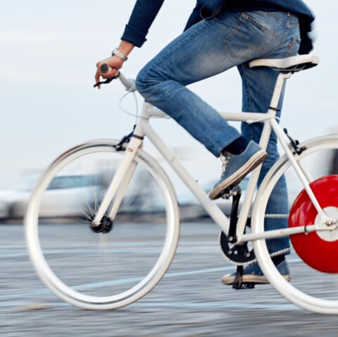 In der Stadt produziert das Copenhagen Wheel eine merkliche Unterstützung.