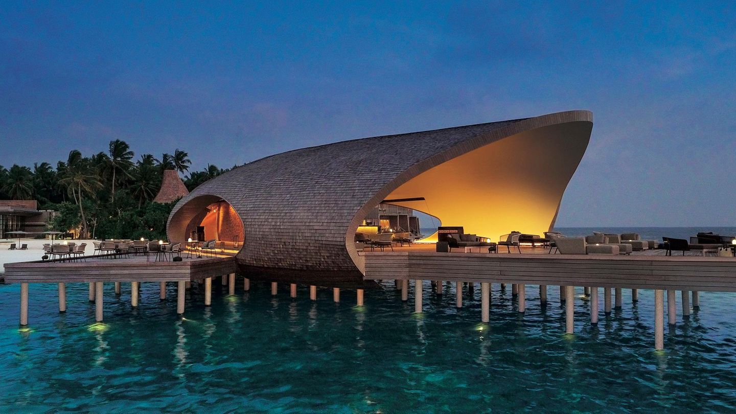 St. Regis Maldives Vommuli Resort St. Regis Maldives Vommuli Resort