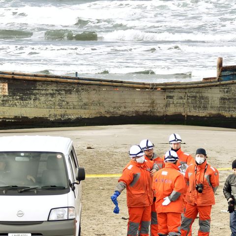 In diesem simplen Holzschiff wurden die Leichen in Japan entdeckt. Vermutlich stammt es aus Nordkorea.