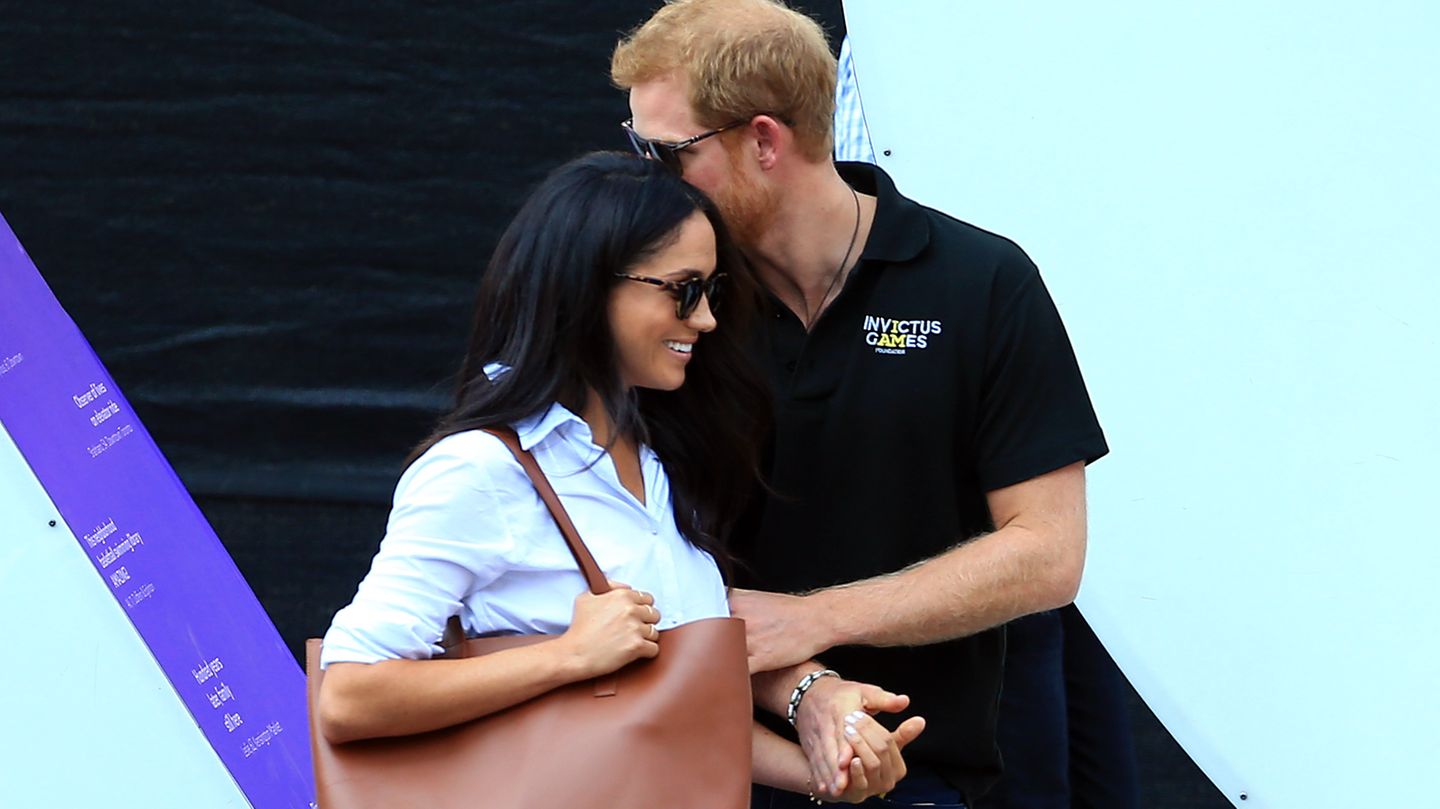 Jahresrückblick: Prinz Harry und Meghan Markle sind das Liebespaar des Jahres Prinz Harry und Meghan Markle verliebt bei den Invictus Games in Toronto