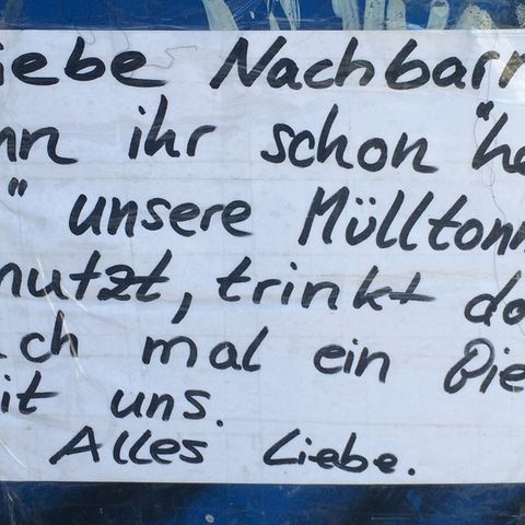 "Notes of Berlin"-Kalender 2018: Herzerwärmende Ampel-Gesuche und bissige Botschaften an die Nachbarn