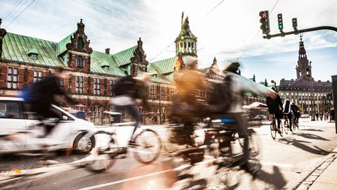Der ewige Krieg zwischen Auto- und Radfahrern wird gern mit unbewiesenen Behauptungen geführt. Die Stichprobe in Hamburg räumt mit manchen Mythen auf.