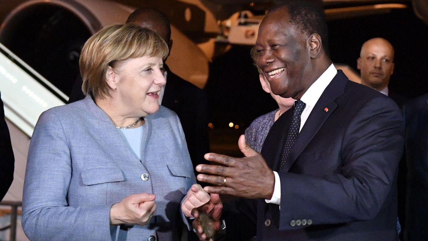 Angela Merkel im Gespräch mit dem Präsidenten der Elfenbeinküste Alassane Ouattara