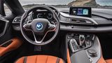 BMW i8 Roadster 2018 - das Cockpit weitgehend unverändert