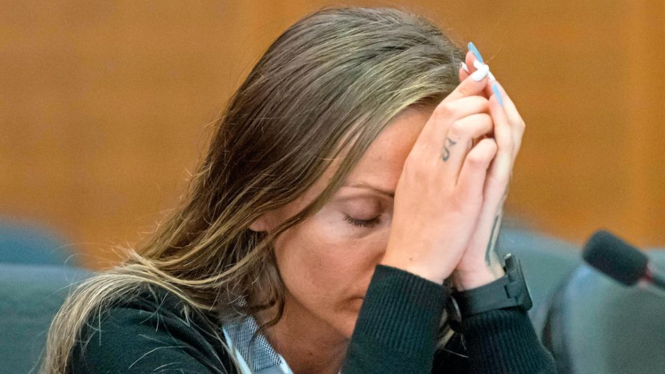 Verdacht auf Menschenhandel: Noch kein Ende in Sicht: Am 20. Juni dieses Jahres wird sie zu zweieinhalb Jahren Haft verurteilt. Weil sowohl Staatsanwaltschaft als auch Verteidigung Revision eingelegt haben, ist das Urteil noch nicht rechtskräftig Noch kein Ende in Sicht: Am 20. Juni dieses Jahres wird sie zu zweieinhalb Jahren Haft verurteilt. Weil sowohl Staatsanwaltschaft als auch Verteidigung Revision eingelegt haben, ist das Urteil noch nicht rechtskräftig