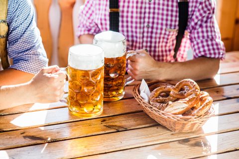 Aufwachen ohne Kopfschmerzen: Brauerei-Chef verrät: So trinkt man Bier, ohne einen Kater zu bekommen