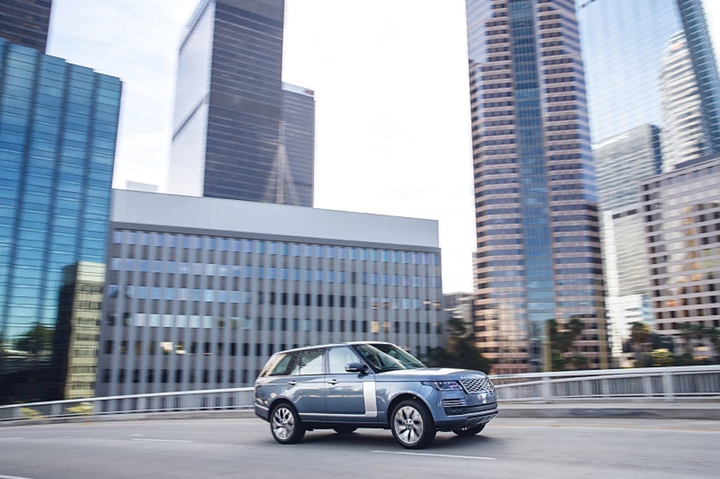 Range Rover P400e Plug-In-Hybrid - die rein elektrische Reichweite soll bei bis zu 51 km liegen