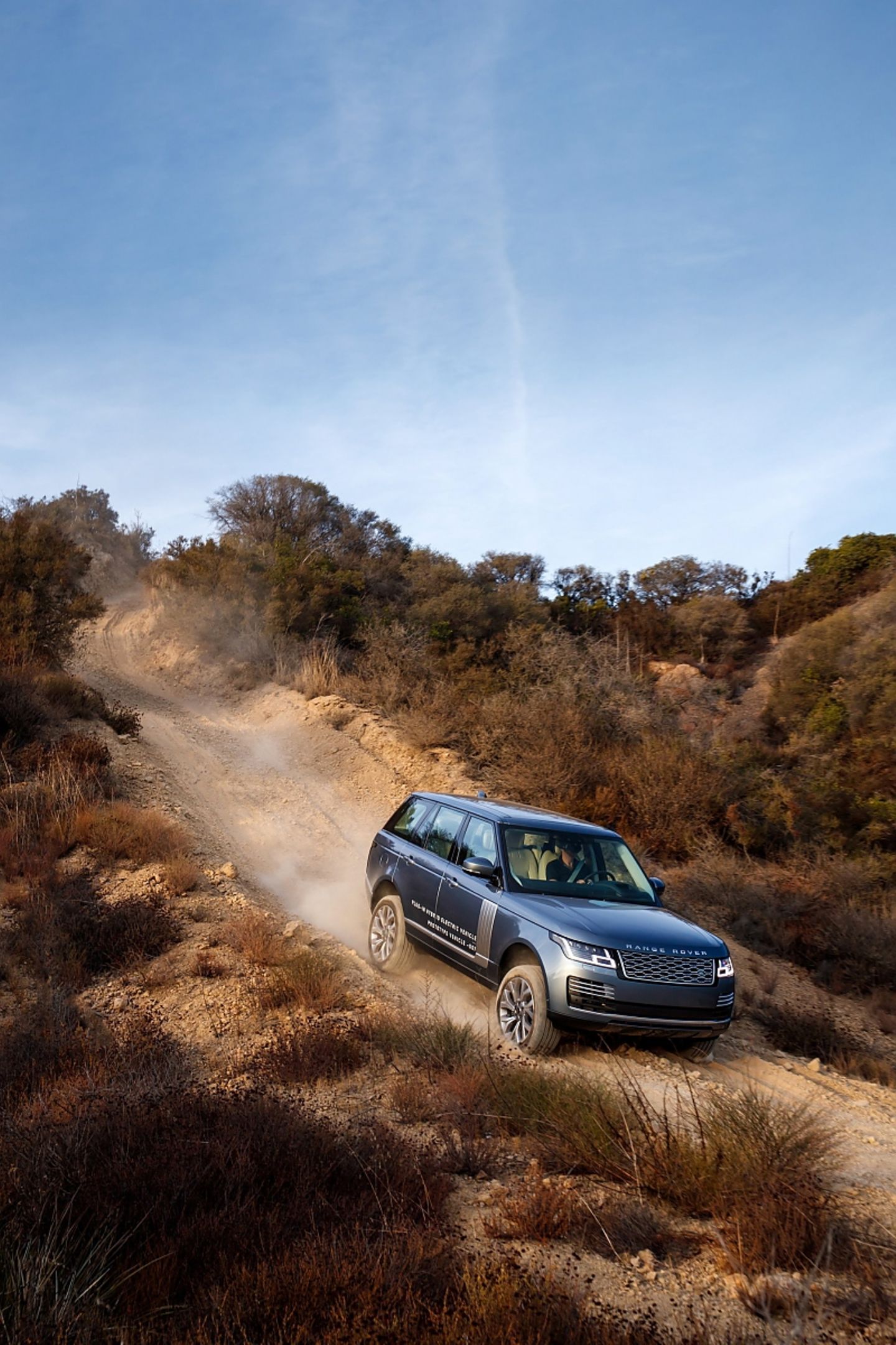 Range Rover P400e Plug-In-Hybrid - gewohnt souverän im Gelände