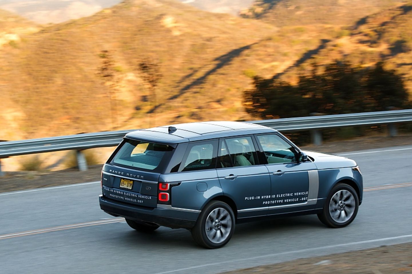 Range Rover P400e Plug-In-Hybrid - fünf Meter lang