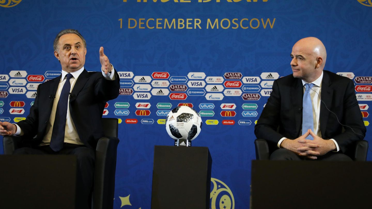 Witali Mutko (l.), neben Fifa-Präsident Gianni Infantino: Wutrede vor der Auslosung